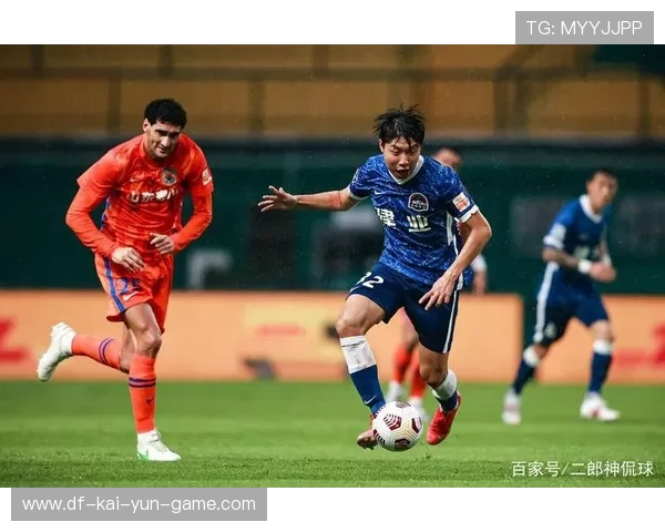 山东泰山在训练赛中加强高空球防守