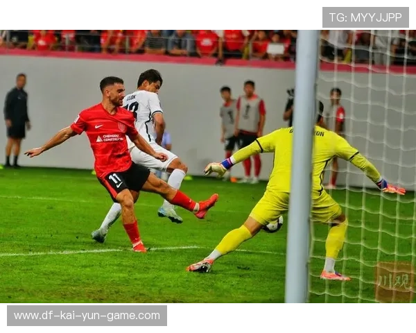 成都蓉城队内冲突曝光,主帅亲自调停 成都蓉城队内冲突曝光,主帅亲自调停