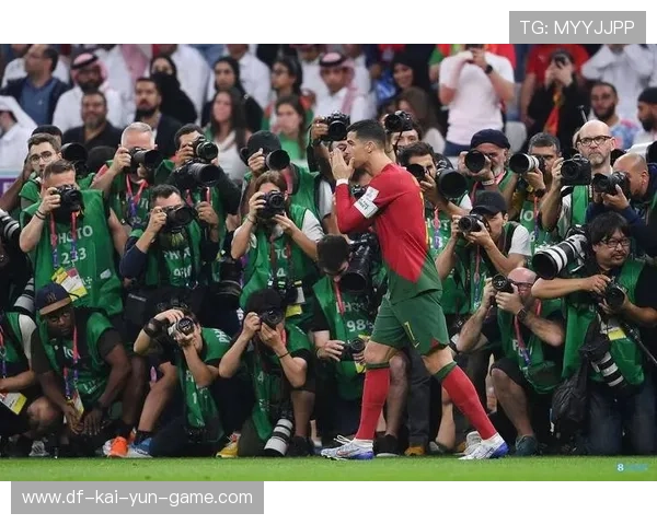 加纳乔双助攻闪耀全场，加纳球员